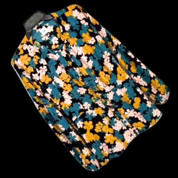 NWOT CAbi Favorite Blouse Top 4158 Slim Fit Bishop Sleeves SZ Large - Picture 6 of 14